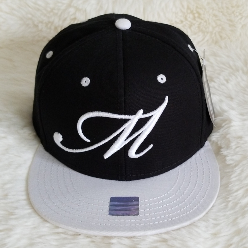Black baseball cap